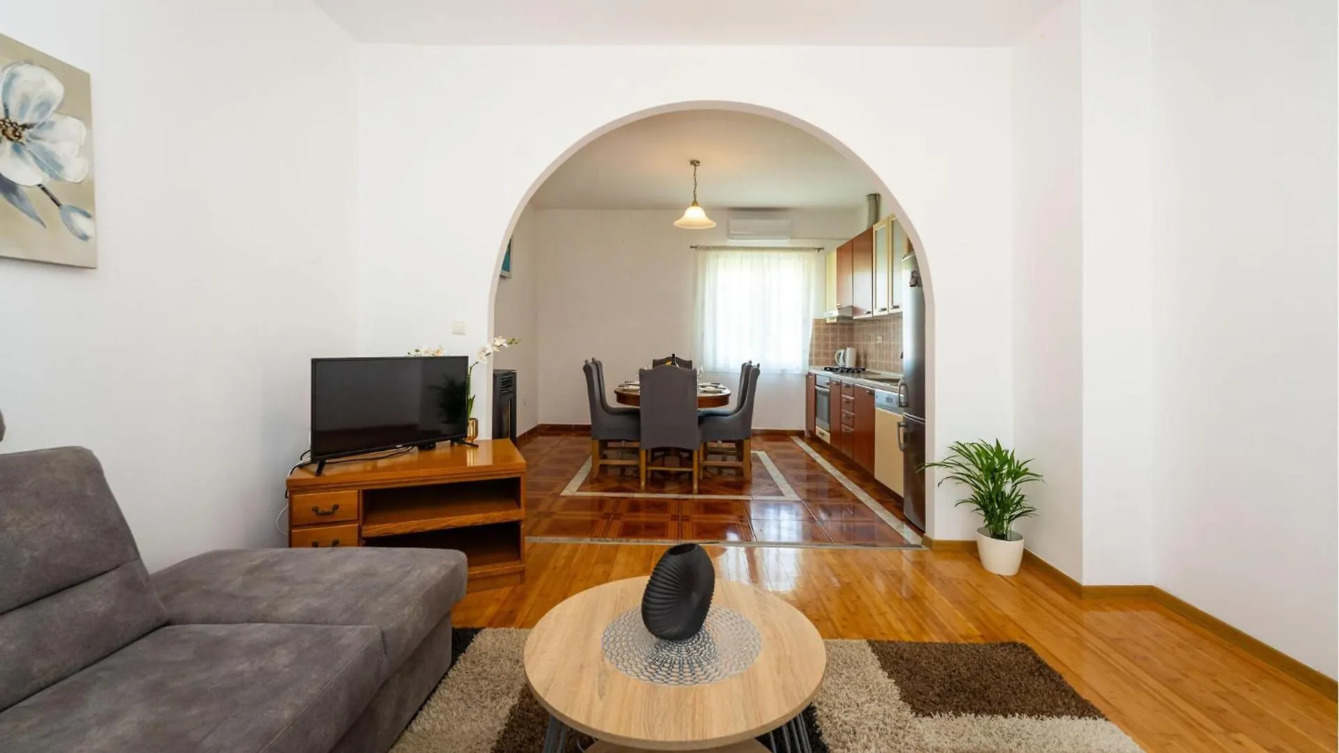 Amazing Apartment In Galovac With Kitchen Chorvatsko