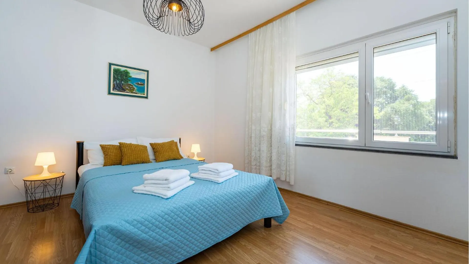 Amazing Apartment In Galovac With Kitchen