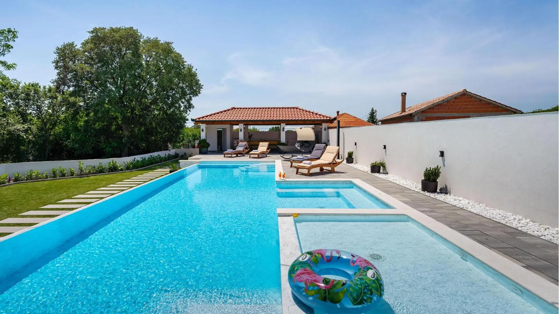 Amazing Apartment In Galovac With Kitchen Croazia