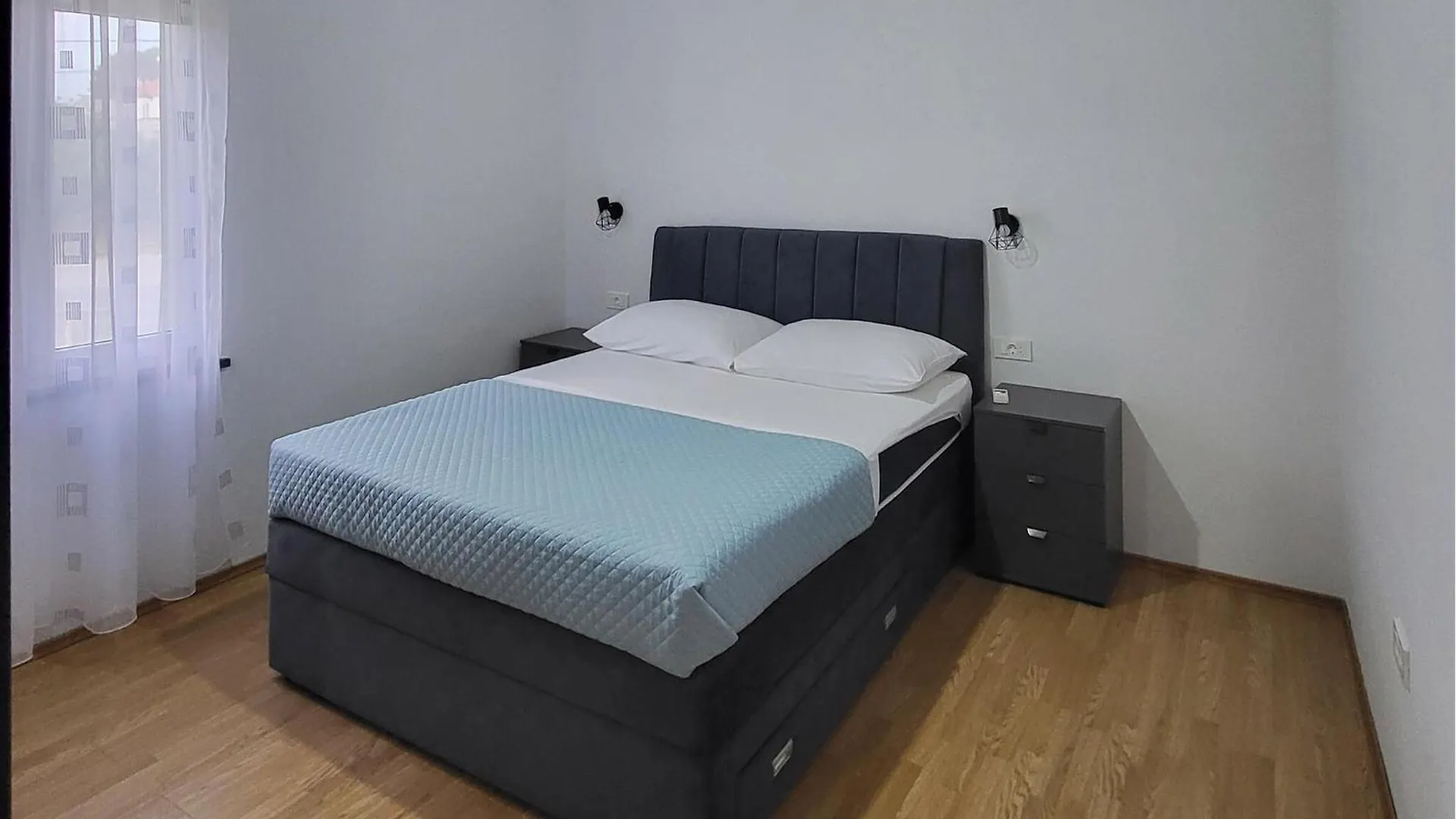 Amazing Apartment In Galovac With Kitchen